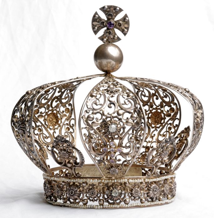 couronne de la statue de la Vierge