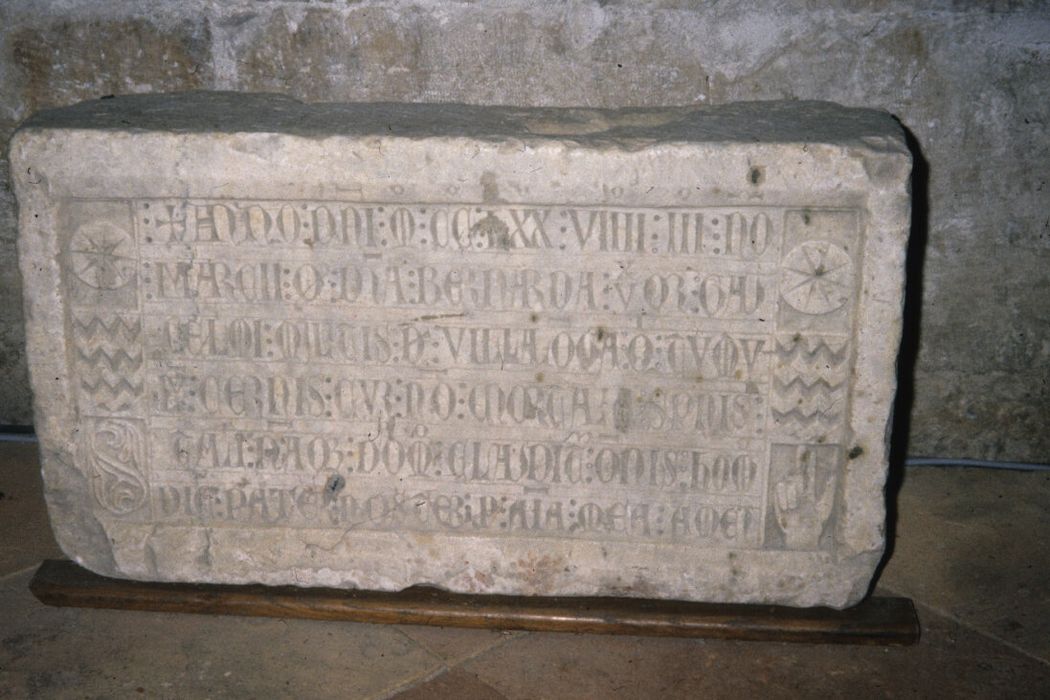 plaque funéraire de Bernarde de Villalonga