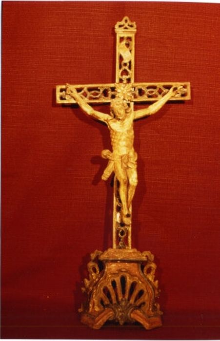 statue : Christ en croix - © Ministère de la Culture (France), Centre de conservation et de restauration du patrimoine des Pyrénées-Orientales – Tous droits réservés