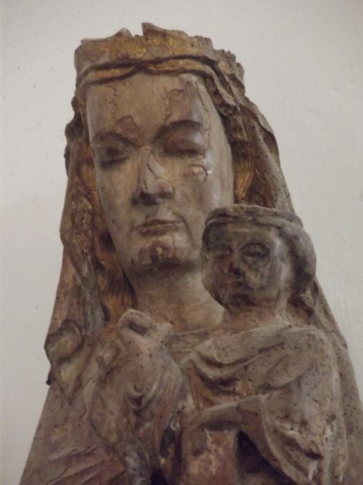 statue : Vierge à l'Enfant, détail
