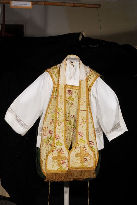 chasuble, étole (ornement blanc)