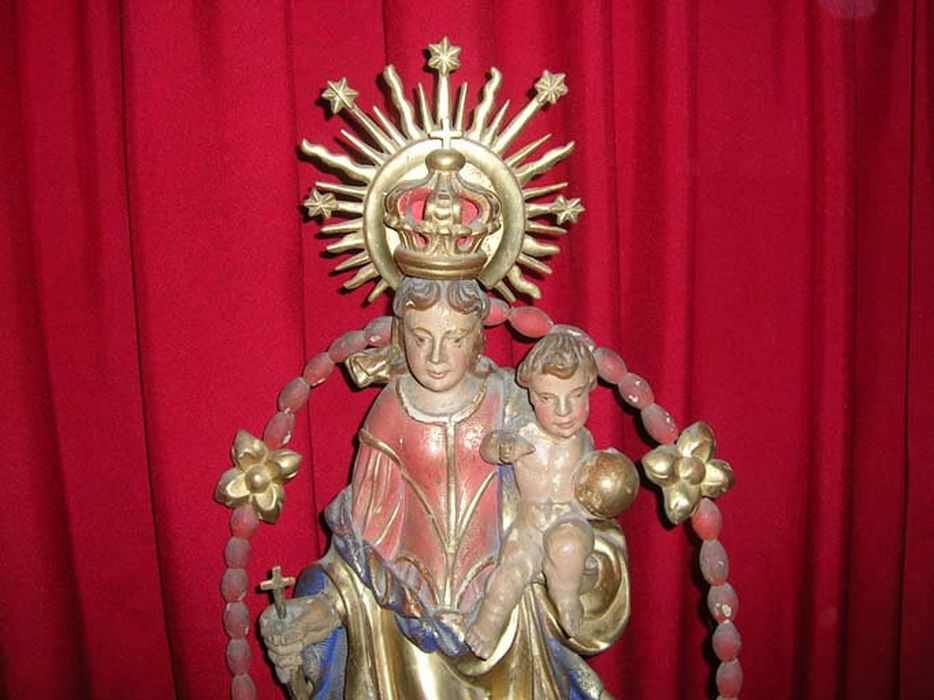 statue (statuette) de Notre Dame du Rosaire, vue partielle - © Ministère de la Culture (France), Centre de conservation et de restauration du patrimoine des Pyrénées-Orientales – Tous droits réservés