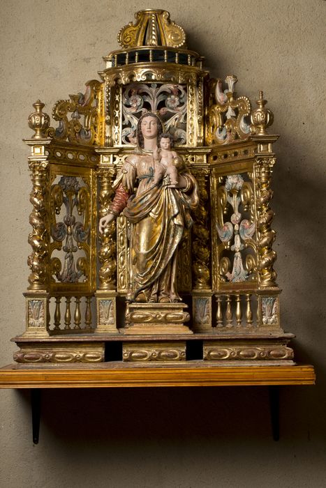 baldaquin de procession dit cadireta avec statue de la Vierge à l'Enfant - © Ministère de la Culture (France), Centre de conservation et de restauration du patrimoine des Pyrénées-Orientales – Tous droits réservés