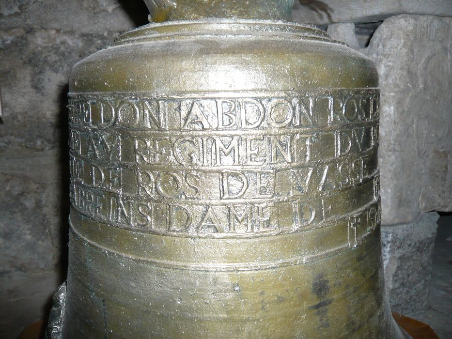 cloche, détail de l’inscription