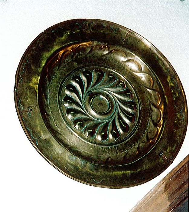 plat de quête (plat à offrandes)