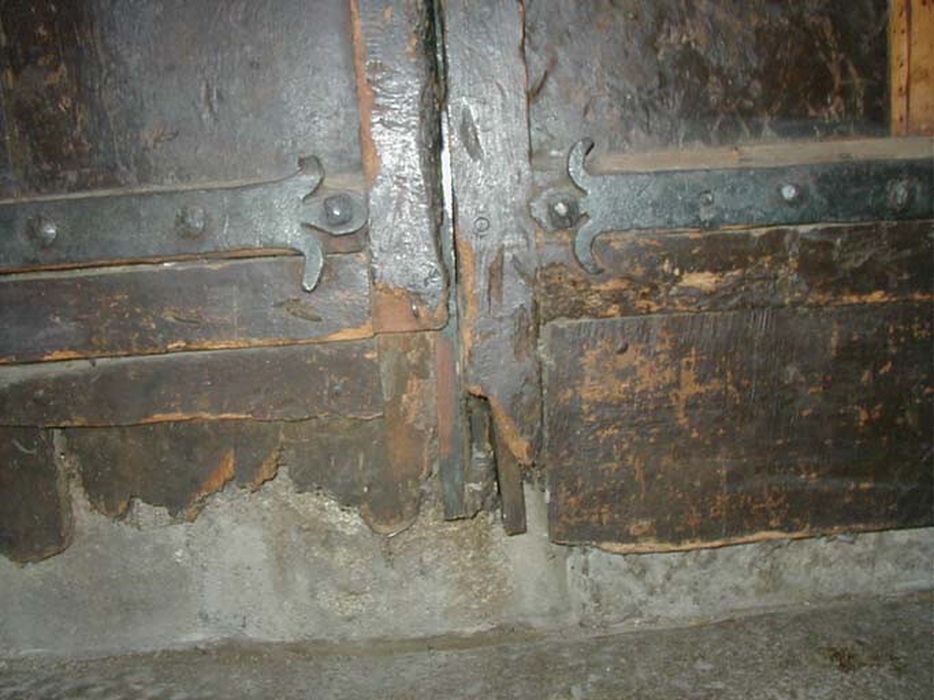 vantaux, pentures, détail - © Ministère de la Culture (France), Centre de conservation et de restauration du patrimoine des Pyrénées-Orientales – Tous droits réservés