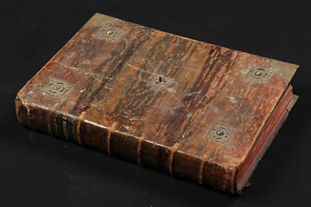 livre de messe - © Ministère de la Culture (France), Centre de conservation et de restauration du patrimoine des Pyrénées-Orientales – Tous droits réservés