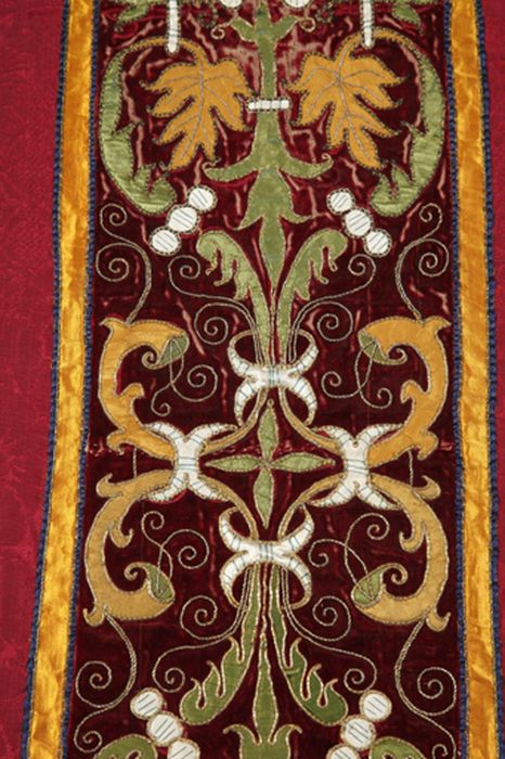 chasuble (ornement rouge), détail