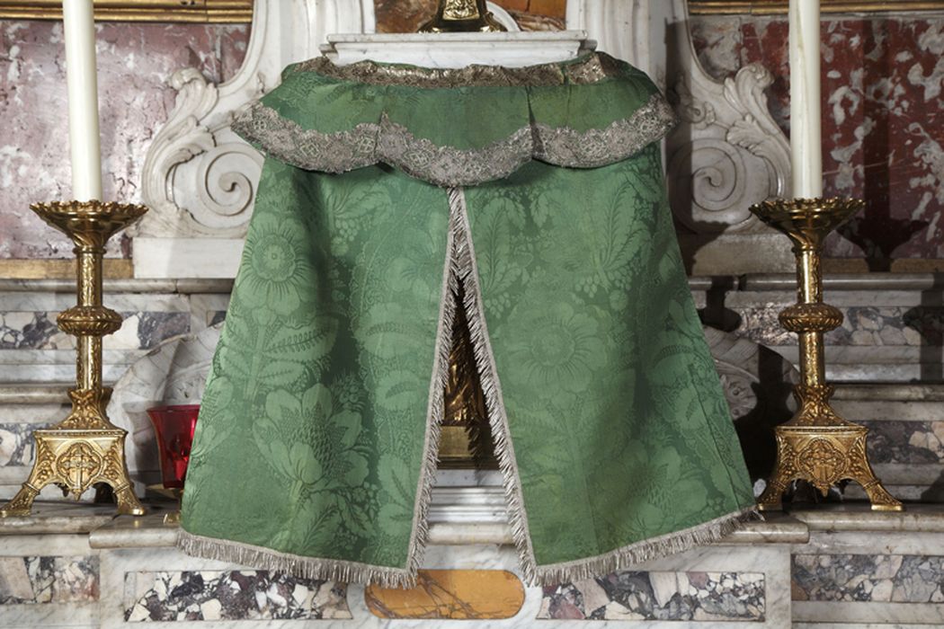 voile de tabernacle (ornement vert) - © Ministère de la Culture (France), Centre de conservation et de restauration du patrimoine des Pyrénées-Orientales – Tous droits réservés