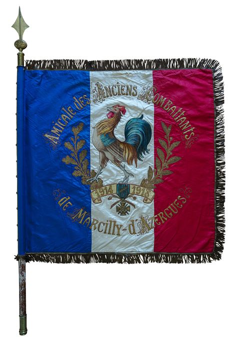 drapeau postérieur à 1918 (1920 ou 1922) - © Ministère de la Culture (France), Conservation des antiquités et des objets d’art du Rhône – Tous droits réservés