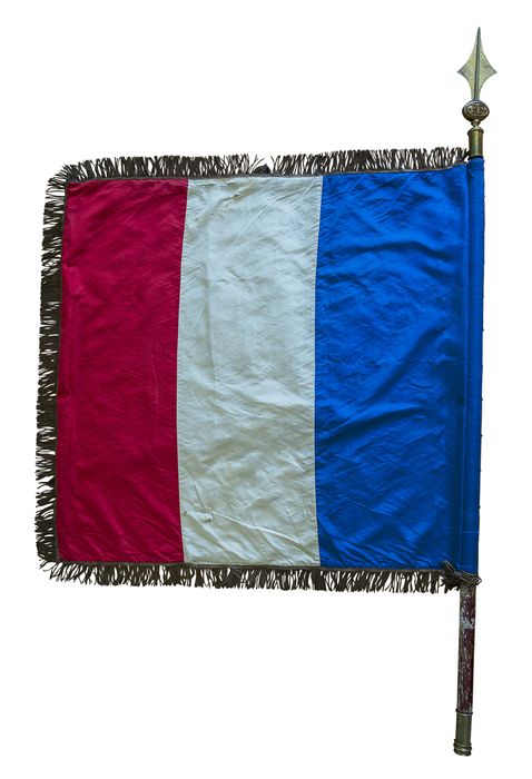 drapeau postérieur à 1918 (1920 ou 1922) - © Ministère de la Culture (France), Conservation des antiquités et des objets d’art du Rhône – Tous droits réservés 