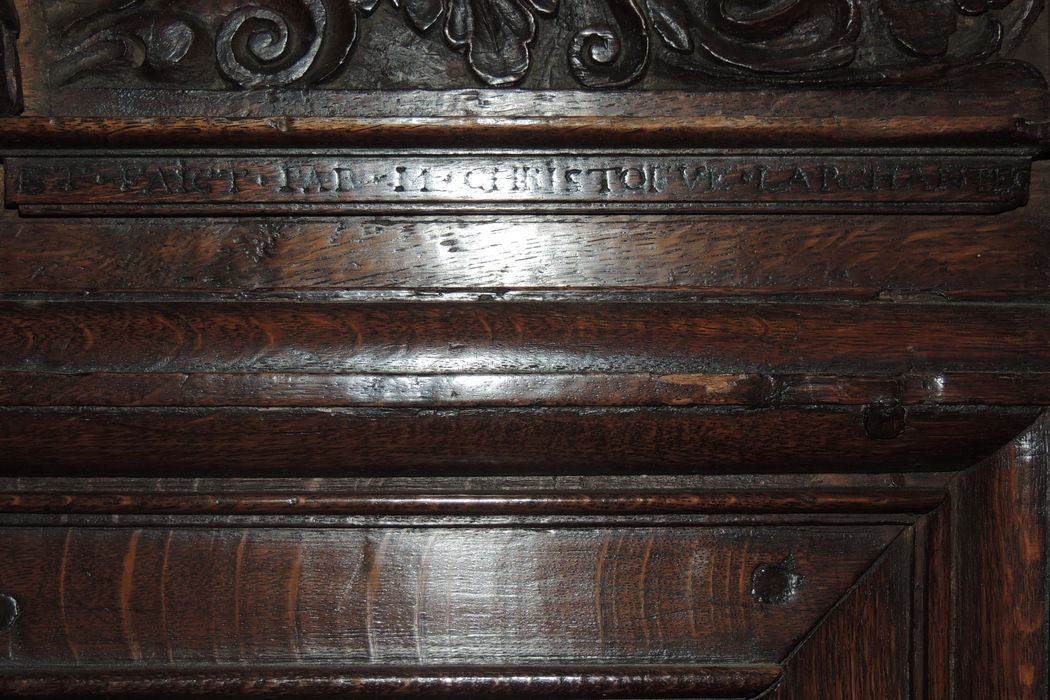 armoire, détail de l’inscription - © Ministère de la Culture (France), Conservation des antiquités et des objets d’art de Saône-et-Loire – Tous droits réservés 