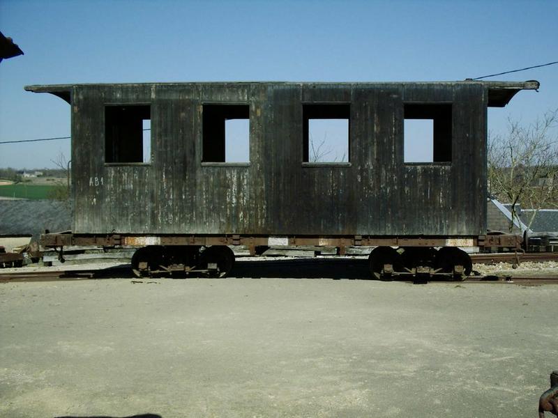 voiture de voyageurs, vue générale - © Ministère de la Culture (France), Conservation des antiquités et objets d'art de la Sarthe, tous droits réservés