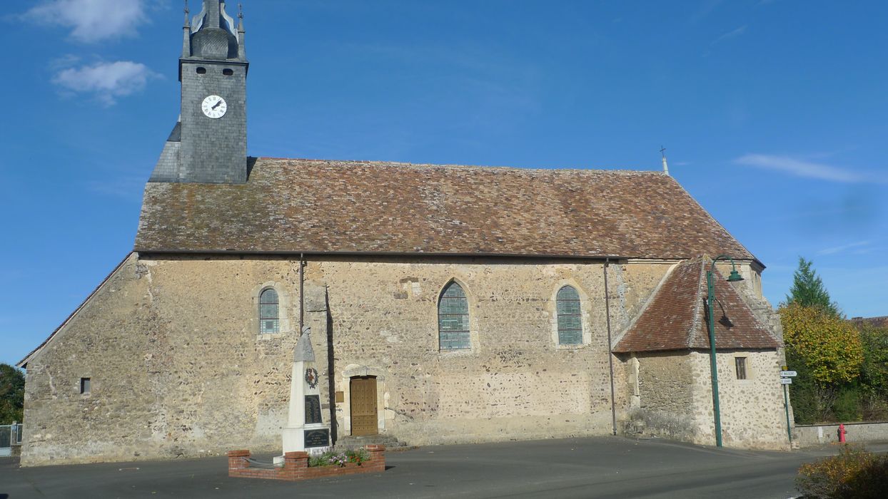 Eglise Saint-Pierre : Façade latérale sud, vue générale