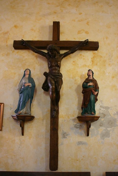 statue : Christ en croix - © Ministère de la Culture (France), Conservation des antiquités et des objets d’art de la Sarthe - Tous droits réservés