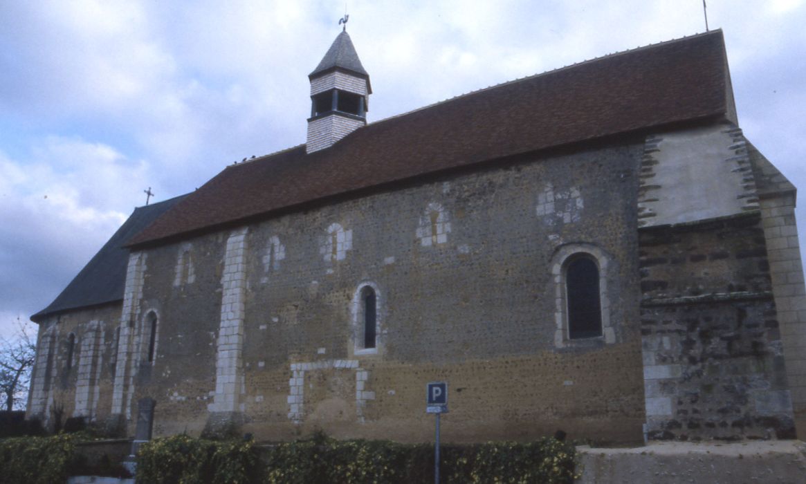 Eglise Saint-André : Façade latérale nord, vue générale