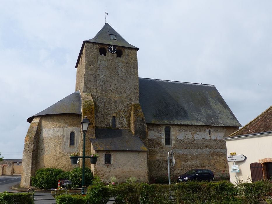 Eglise Saint-Jean-Baptiste : Façade latérale nord, vue générale