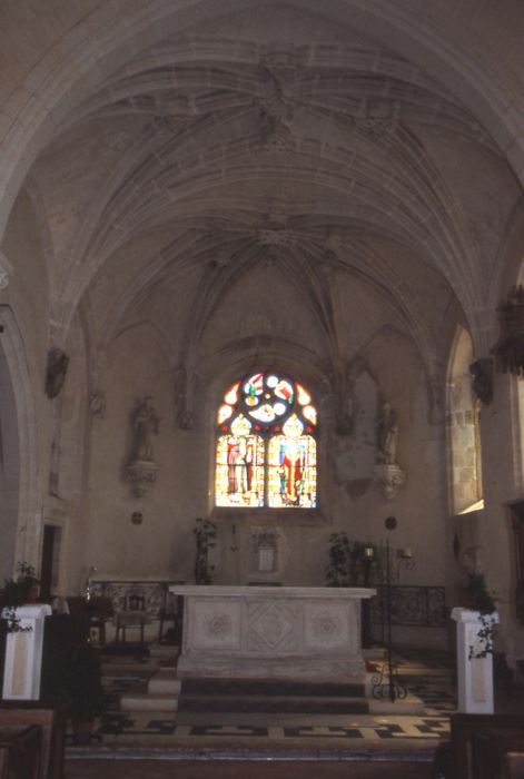 Eglise Saint-Fraimbault et Saint-Antoine : Choeur, vue générale