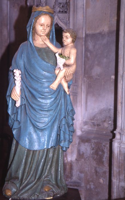 statue : Vierge à l'Enfant