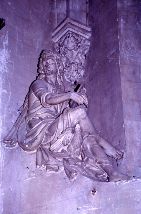 statue : Saint Jean l'Evangéliste - © Ministère de la Culture (France), Conservation des antiquités et des objets d’art de la Sarthe - Tous droits réservés