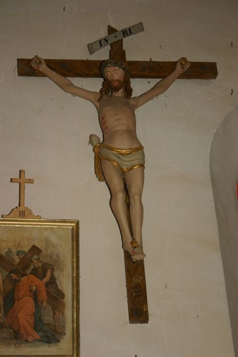 statue : Christ en croix