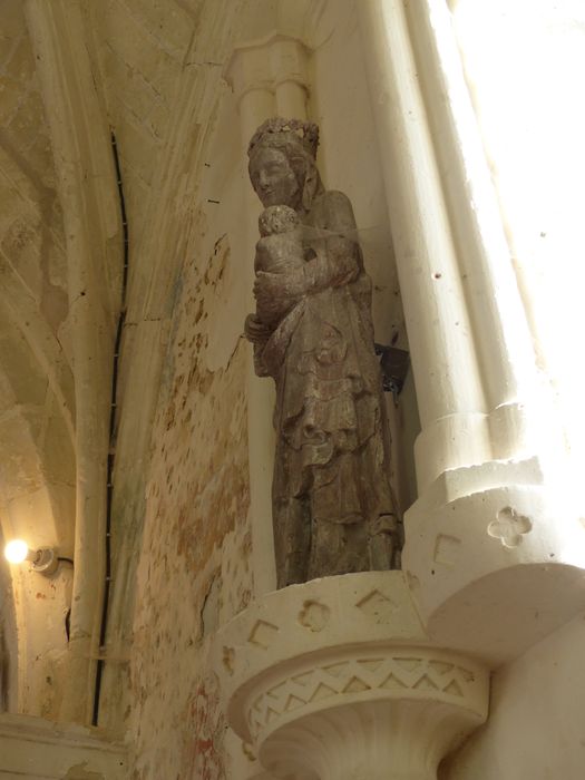 statue : Vierge à l'Enfant