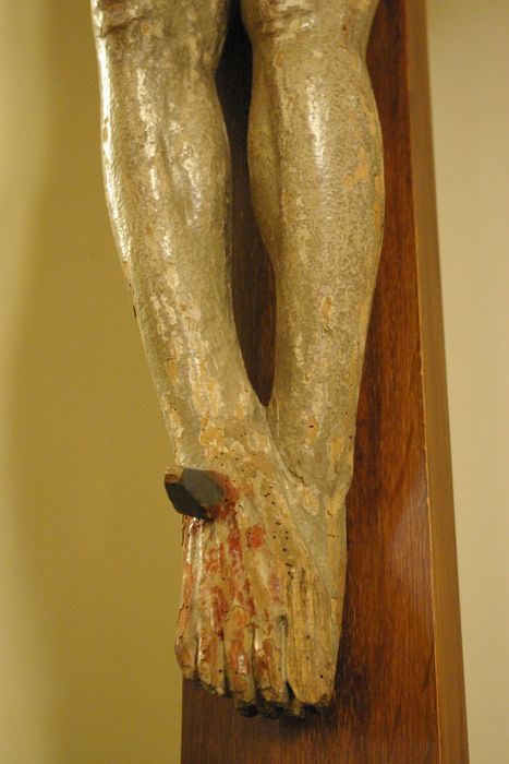 statue : Christ en croix, détail - © Ministère de la Culture (France), Conservation des antiquités et des objets d’art de Haute-Savoie – Tous droits réservés 