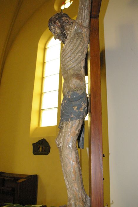 statue : Christ en croix, vue partielle - © Ministère de la Culture (France), Conservation des antiquités et des objets d’art de Haute-Savoie – Tous droits réservés 