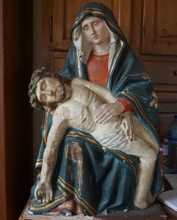groupe sculpté : Vierge de Pitié - © Ministère de la Culture (France), Conservation des antiquités et des objets d’art de Haute-Savoie – Tous droits réservés 