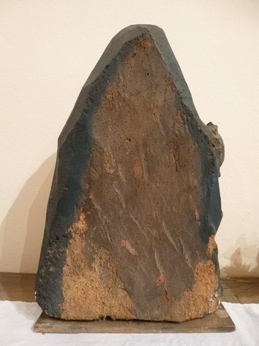 groupe sculpté : Vierge de Pitié, revers, vue générale - © Ministère de la Culture (France), Conservation des antiquités et des objets d’art de Haute-Savoie – Tous droits réservés 