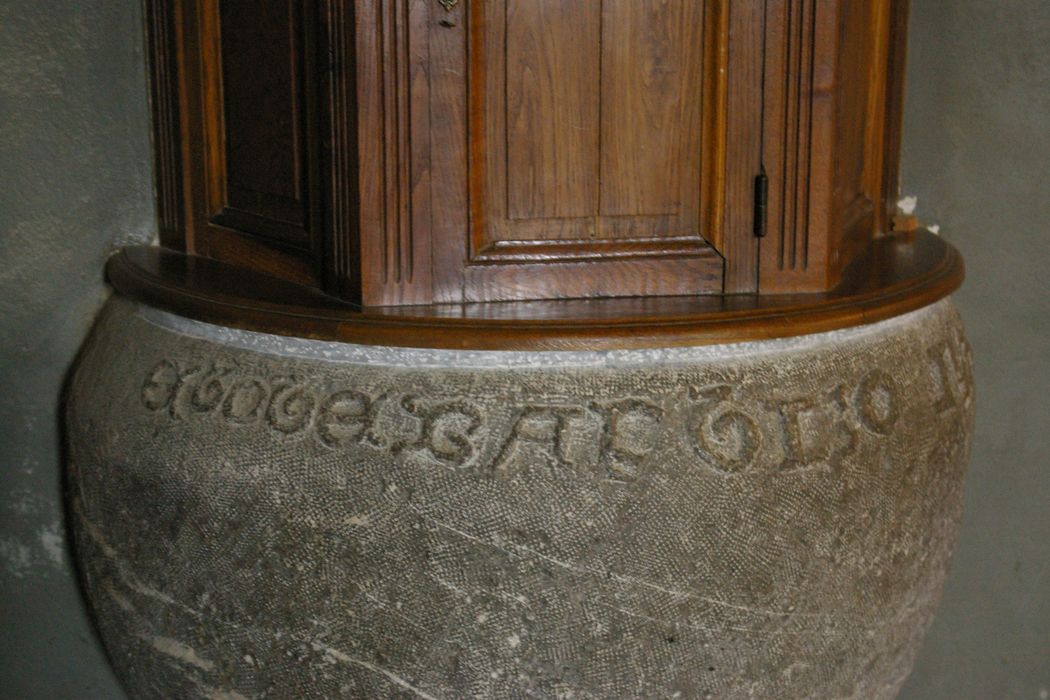 Fonts baptismaux, détail de l’inscription