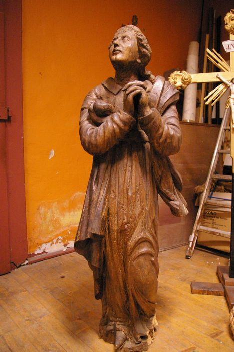 statue (poutre de gloire) : saint Jean - © Ministère de la Culture (France), Conservation des antiquités et des objets d’art de Haute-Savoie – Tous droits réservés 