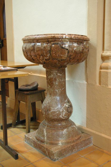 bénitier (bénitier sur pied) - © Ministère de la Culture (France), Conservation des antiquités et des objets d’art de Haute-Savoie – Tous droits réservés