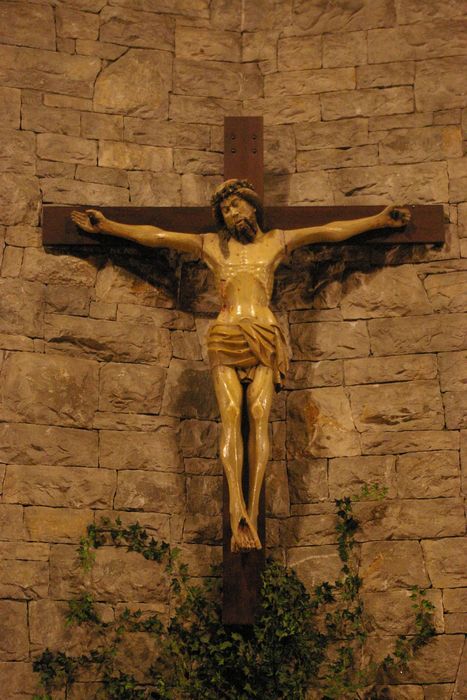 statue : Christ en croix - © Ministère de la Culture (France), Conservation des antiquités et des objets d’art de Haute-Savoie – Tous droits réservés 