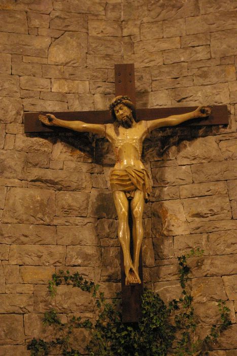 statue : Christ en croix - © Ministère de la Culture (France), Conservation des antiquités et des objets d’art de Haute-Savoie – Tous droits réservés 