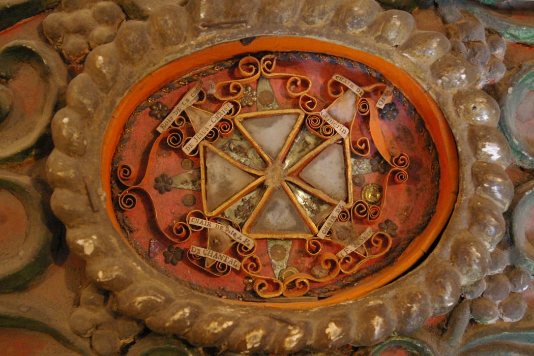 reliquaire en forme d’écritoire, détail - © Ministère de la Culture (France), Conservation des antiquités et des objets d’art de Haute-Savoie – Tous droits réservés 
