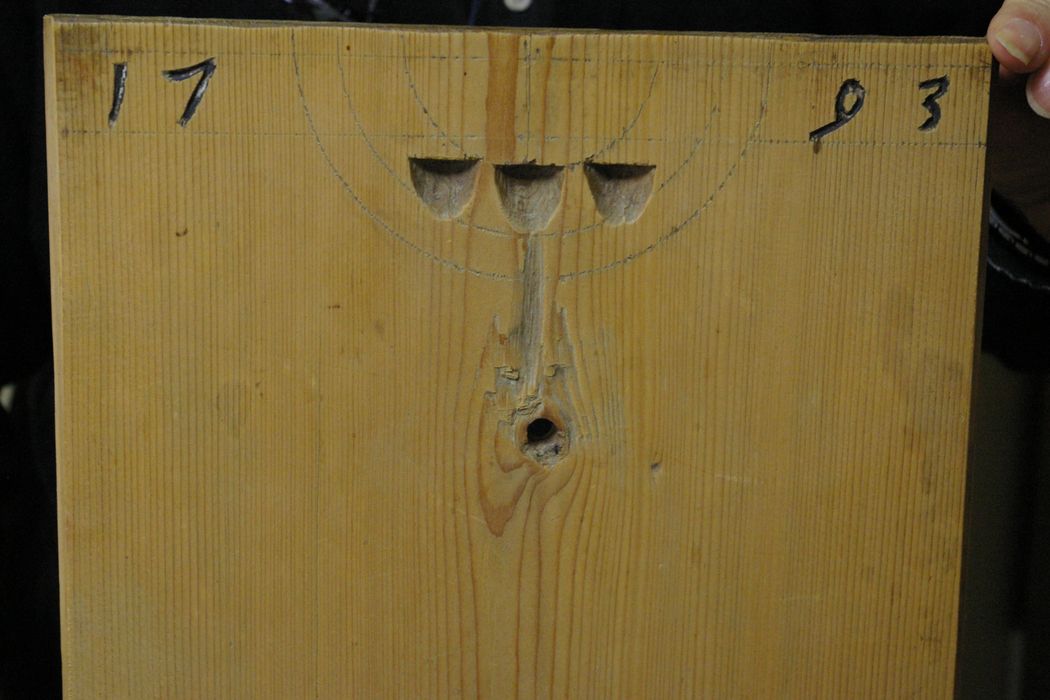 détail de la boîte de conservation - © Ministère de la Culture (France), Conservation des antiquités et des objets d’art de Haute-Savoie – Tous droits réservés 