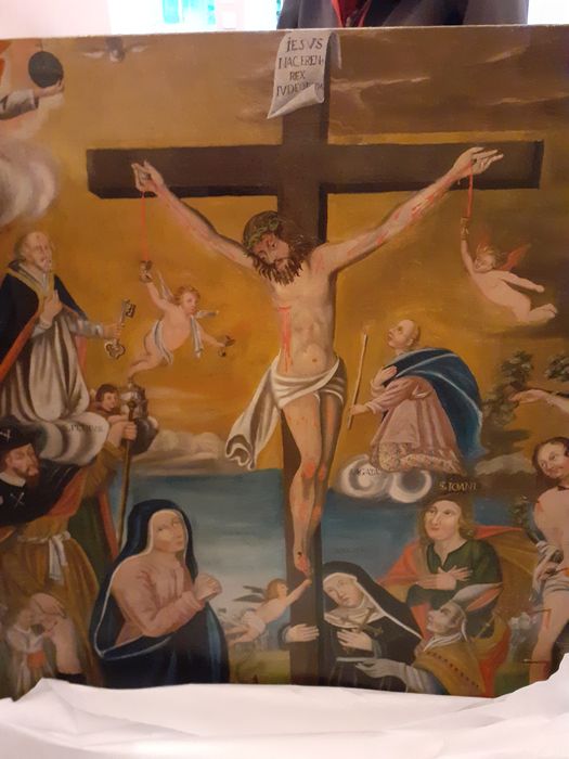 tableau : Christ en Croix avec des saints - © Ministère de la Culture (France), Conservation des antiquités et des objets d’art de Haute-Savoie – Tous droits réservés 