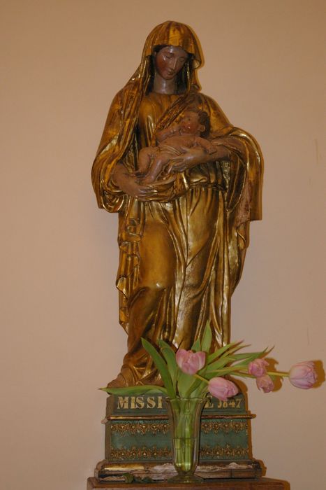 statue : Vierge à l'enfant - © Ministère de la Culture (France), Conservation des antiquités et des objets d’art de Haute-Savoie – Tous droits réservés 