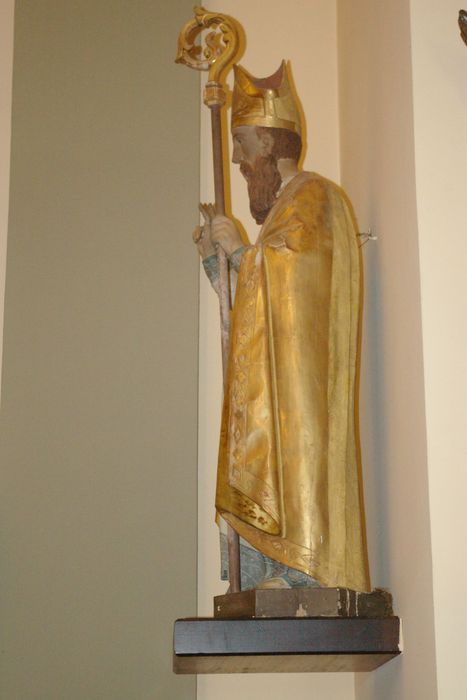 statue : Saint Guérin, profil gauche - © Ministère de la Culture (France), Conservation des antiquités et des objets d’art de Haute-Savoie – Tous droits réservés 