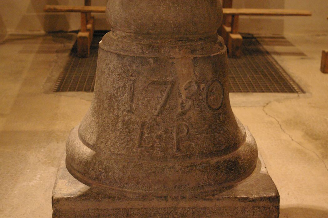 fontaine baptismale servant de bénitier, détail - © Ministère de la Culture (France), Conservation des antiquités et des objets d’art de Haute-Savoie – Tous droits réservés 