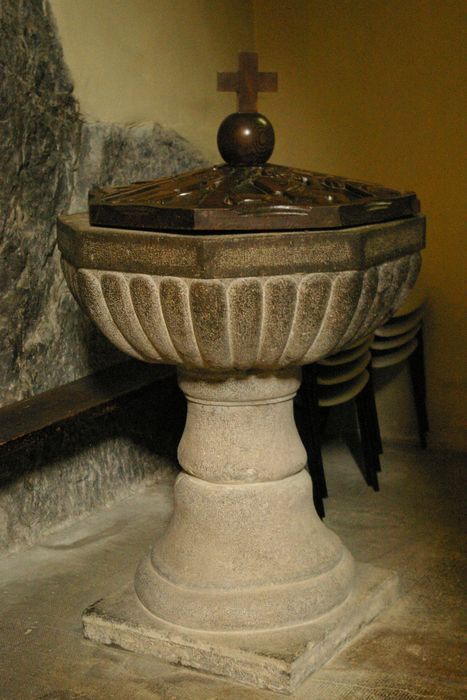 fonts baptismaux - © Ministère de la Culture (France), Conservation des antiquités et des objets d’art de Haute-Savoie – Tous droits réservés