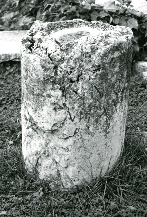 borne (borne milliaire) - © Ministère de la Culture (France), Conservation des antiquités et des objets d’art de Haute-Savoie – Tous droits réservés 