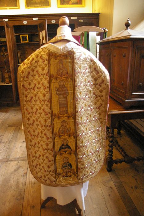 chasuble (ornement dit des saints de Savoie) - © Ministère de la Culture (France), Conservation des antiquités et des objets d’art de Haute-Savoie – Tous droits réservés