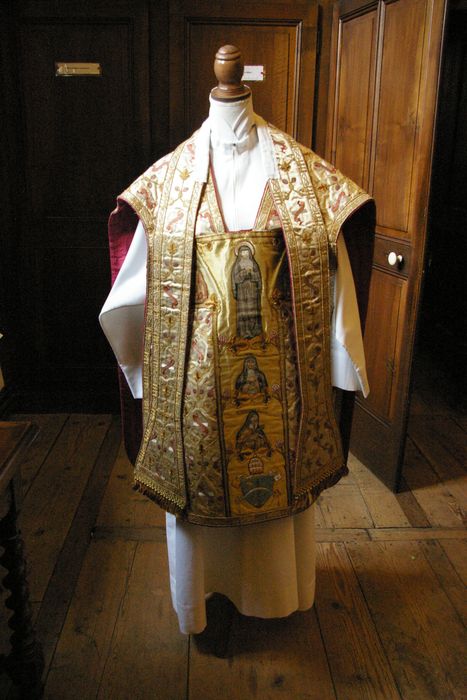 chasuble, étole (ornement dit des saints de Savoie) - © Ministère de la Culture (France), Conservation des antiquités et des objets d’art de Haute-Savoie – Tous droits réservés 