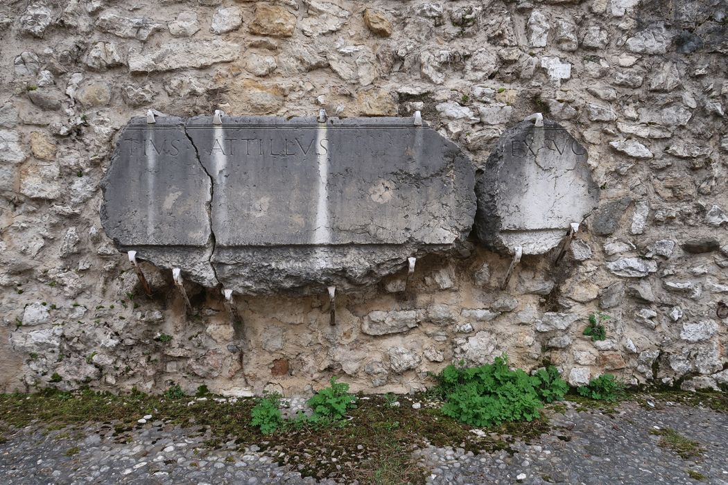 stèle - © Musée-Château-d’Annecy – Tous droits réservés