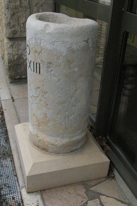 borne (borne milliaire) - © Ministère de la Culture (France), Conservation des antiquités et des objets d’art de Haute-Savoie – Tous droits réservés 