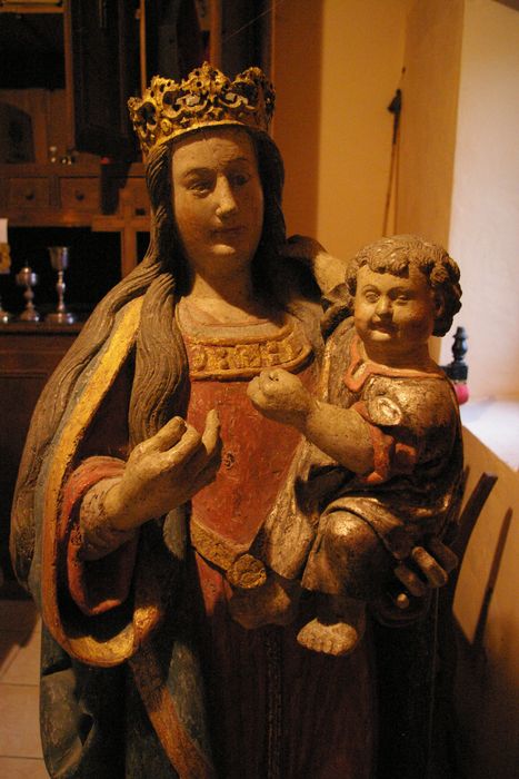 statue : Vierge à l'Enfant, détail