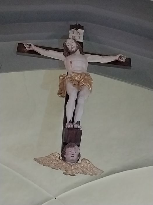 statue : Christ en croix