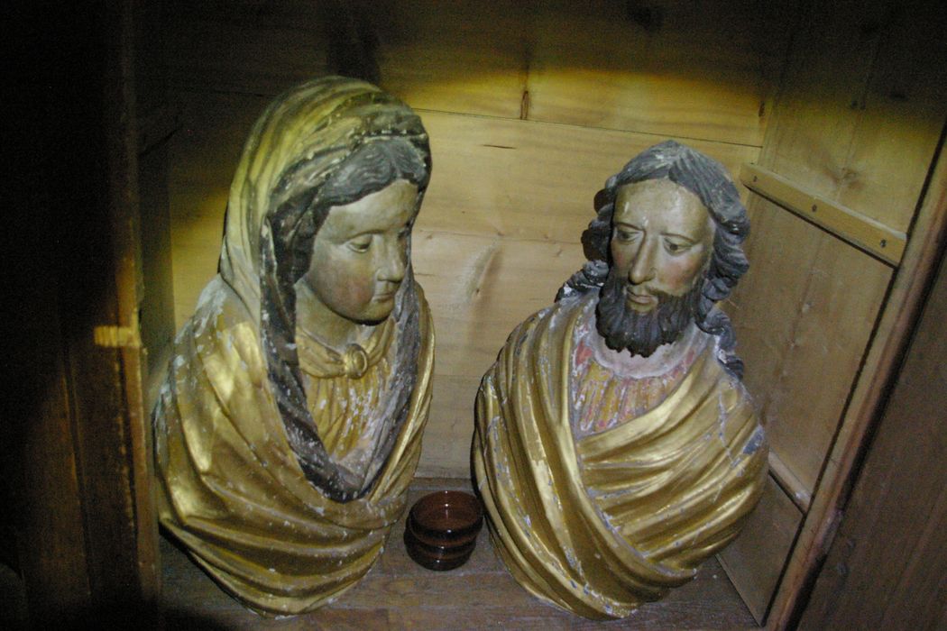 bustes (fragments d'autel) : Saint et sainte non identifiés